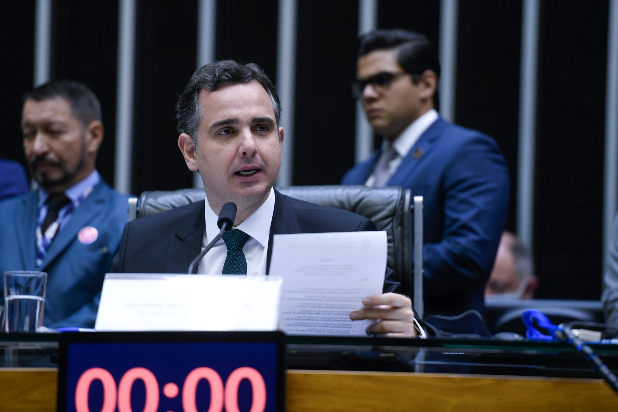 O presidente do Senado Federal, Rodrigo Pacheco (PSD-MG), convocou para esta segunda-feira (19) uma reunião de líderes para debater soluções para bancar o piso da enfermagem. Foto: Edilson Rodrigues/Agência Senado