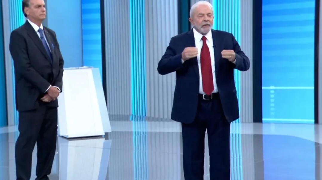 Segundo o Instituto Atlas, vantagem de Lula sobre Bolsonaro aumentou um pouco às vésperas da eleição. Foto: Reprodução/TV