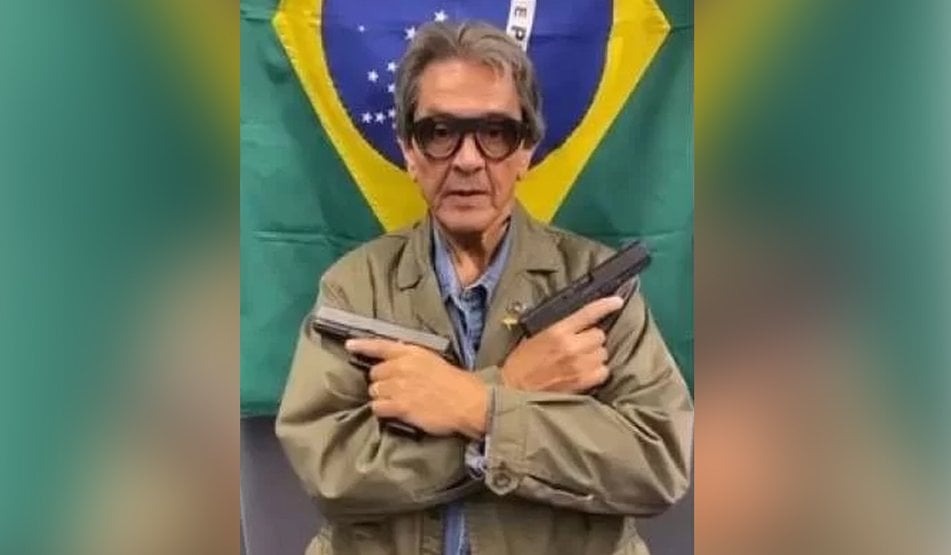 Roberto Jefferson pagou R$ 39,5 mil por dano causado à viatura da PF atingida por tiros de fuzil durante execução de sua prisão. Foto: Reprodução/Twitter