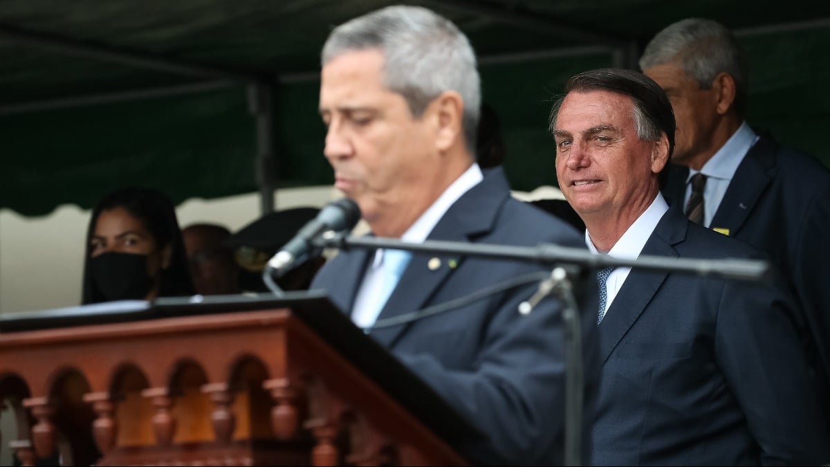 Candidato a vice de Bolsonaro, Braga Netto (à frente) foi ministro da Casa Civil e da Defesa no governo Bolsonaro. Foto: Marcos Corrêa/PR