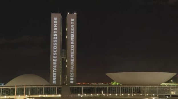 Congresso recebe iluminação especial no Dia do Meio Ambiente. Foto: Reprodução/TV Globo