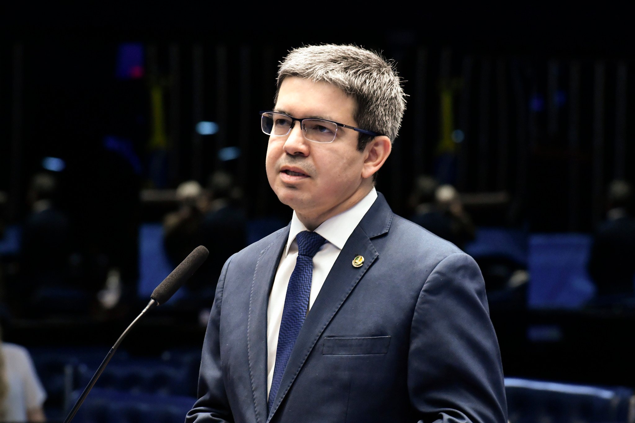 Randolfe Rodrigues, líder do governo no Congresso, diz que o projeto que taxa  offshores deve tramitar na CAE do Senado. Foto: Waldemir Barreto/Agência Senado