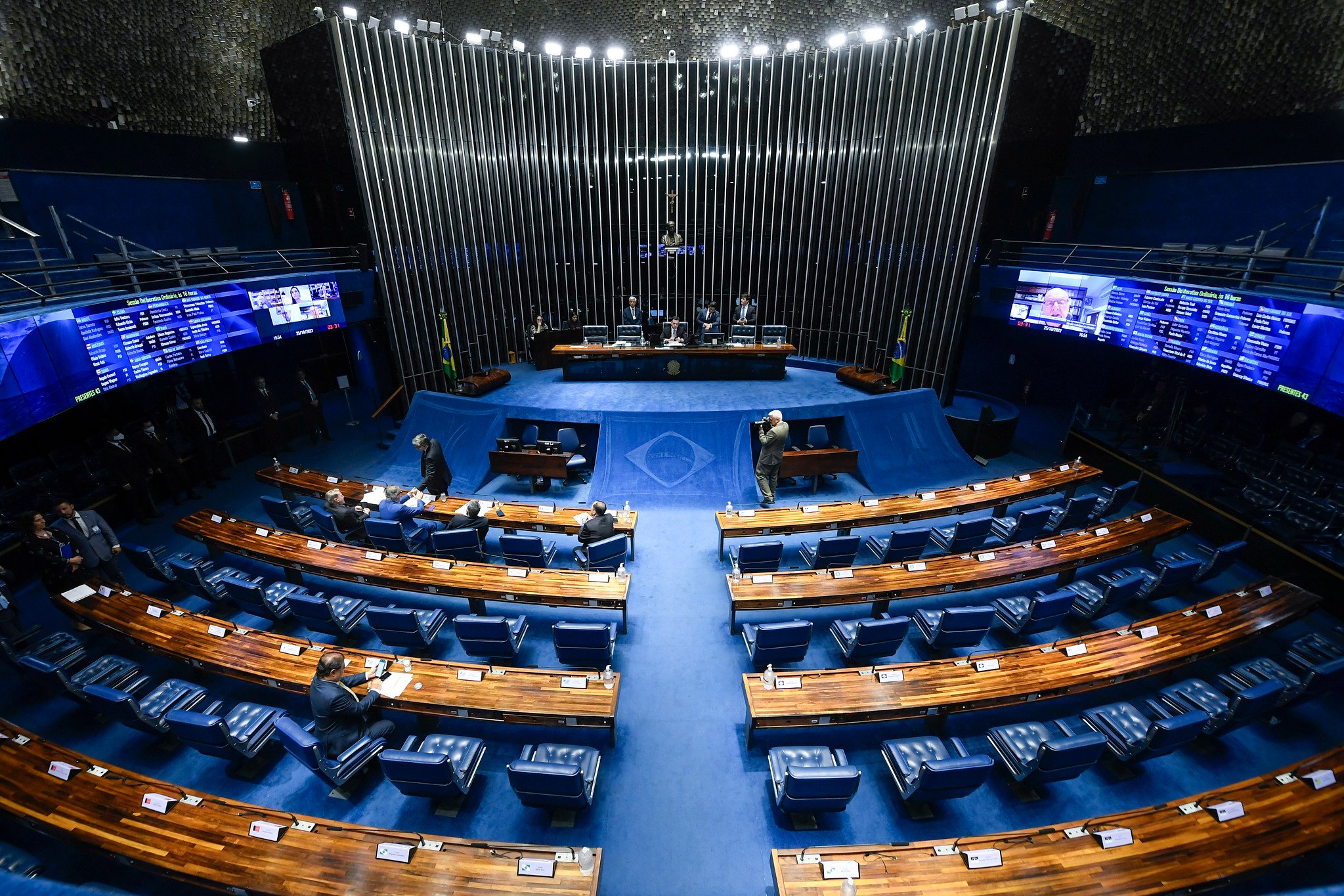 Sem consenso e com pressa do novo governo para aprovação, liderança do PL cogita convocar audiência pública para discutir PEC da transição. Foto: Jefferson Rudy/Agência Senado