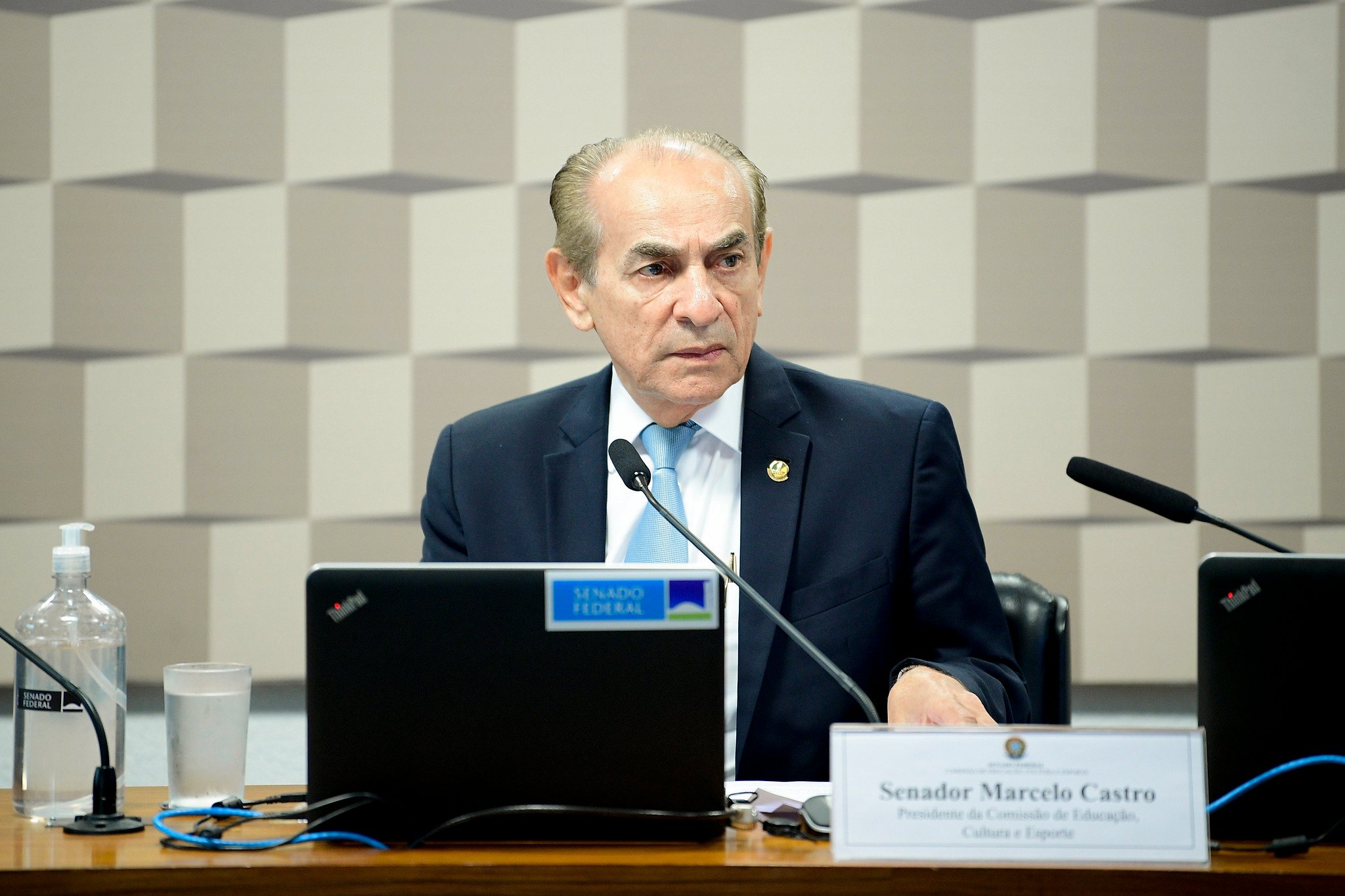 O senador Marcelo Castro (MDB-PI) afirmou que a aprovação da PEC da Transição permitirá dar um reajuste para todos os servidores públicos. Foto: Pedro França/Agência Senado