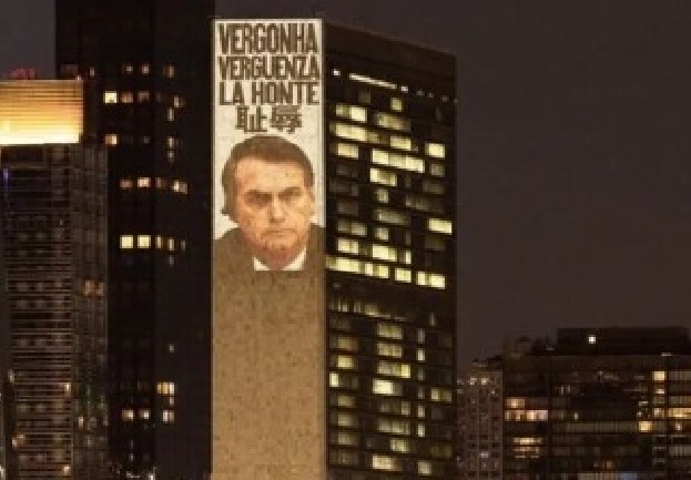 Imagem de Bolsonaro projetada no prédio da ONU em Nova York. Foto: Reprodução