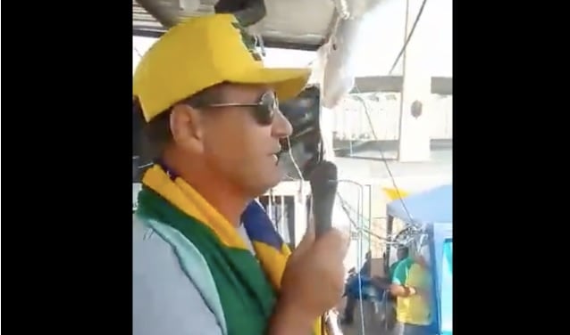 Baldin discursou para golpistas no acampamento em frente à sede do Exército em Brasília. Foto: Reprodução