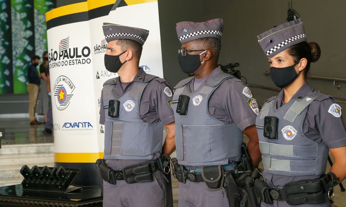 Decisão de Luís Roberto Barroso determina a obrigatoriedade para que câmeras corporais da PMESP gravem de forma contínua, e não manual. Foto: Governo de SP