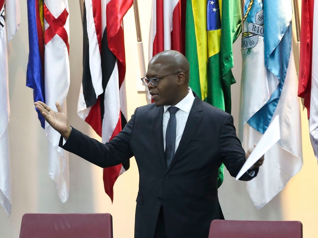 O ministro dos Direitos Humanos e da Cidadania, Silvio Almeida, assume o cargo em cerimônia no auditório do Ministério dos Direitos Humanos e da Cidadania. Foto: José Cruz/ABr