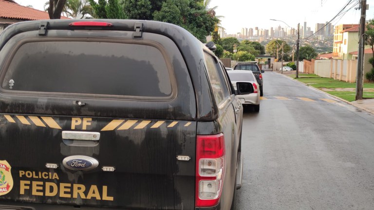 Polícia Federal (PF) cumpre três mandados de prisão temporária, um mandado de prisão preventiva e seis mandados de busca e apreensão. Foto: PF/Divulgação