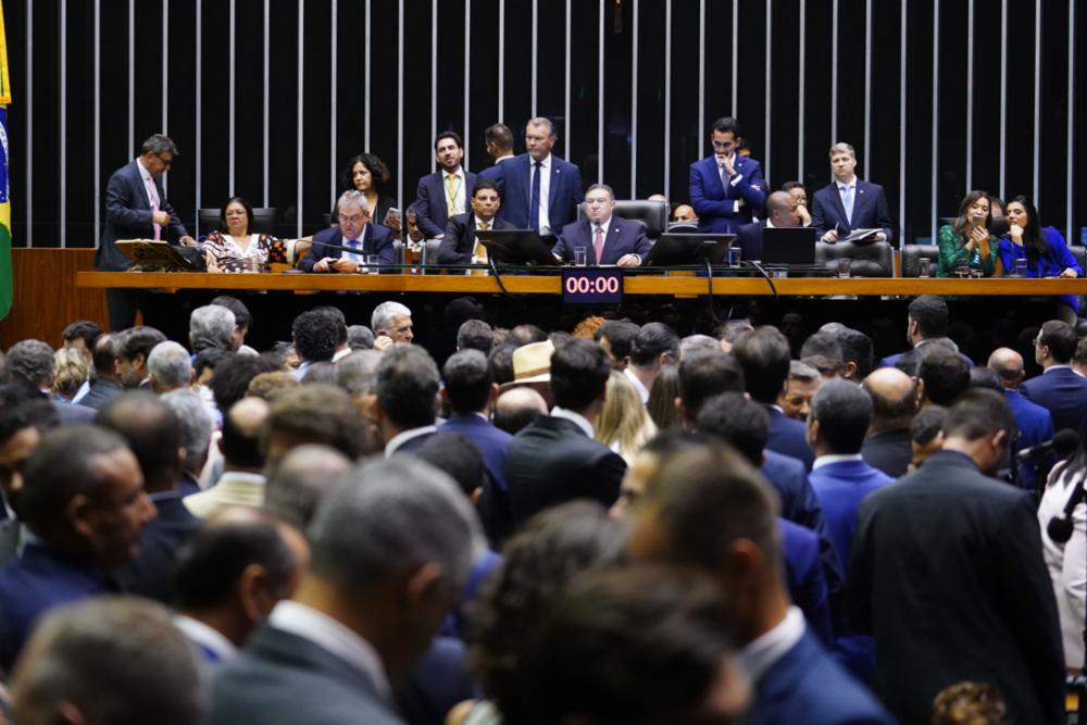 Plenário da Câmara no dia da posse da atual legislatura. Justiça ainda pode alterar composição da Casa. Foto: Pablo Valadares/Ag. Câmara