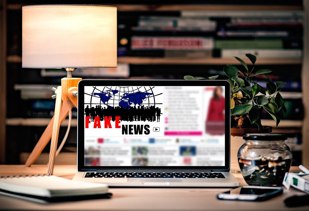 Uma das mais novas fake news difundidas pelo bolsonarismo é de que a propriedade privada poderá ser confiscada pelo governo no Brasil por força de decreto. Foto: Pixabay