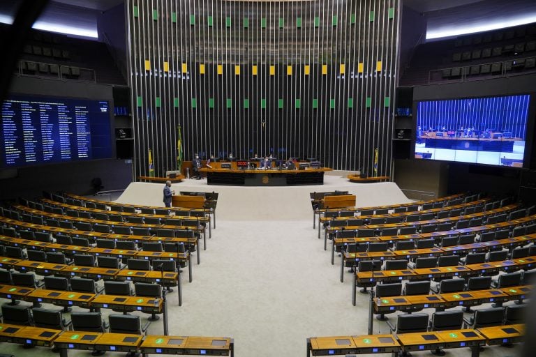 Prazo para pagamento de créditos oriundos do Pronampe passa de 48 para 72 dias, e taxa de juros poderá ser reajustada. Foto: Pablo Valadares/Câmara dos Deputados