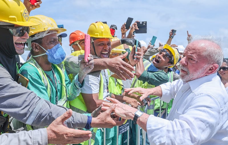 Lula cumprimenta operários em Sergipe. Foto: Ricardo Stuckert/PR