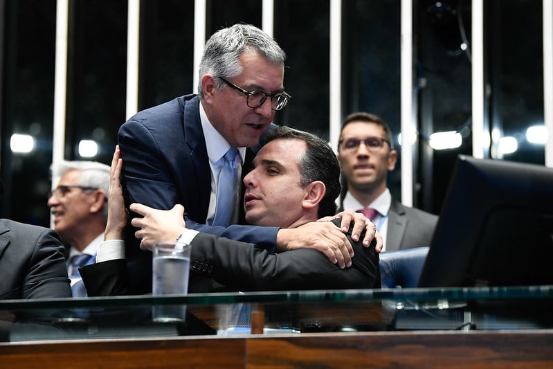 Pacheco e Padilha buscam acordo com líderes partidários no Senado para destravar votação de proposta considerada essencial pelo governo. Foto: Roque Sá/Ag. Senado