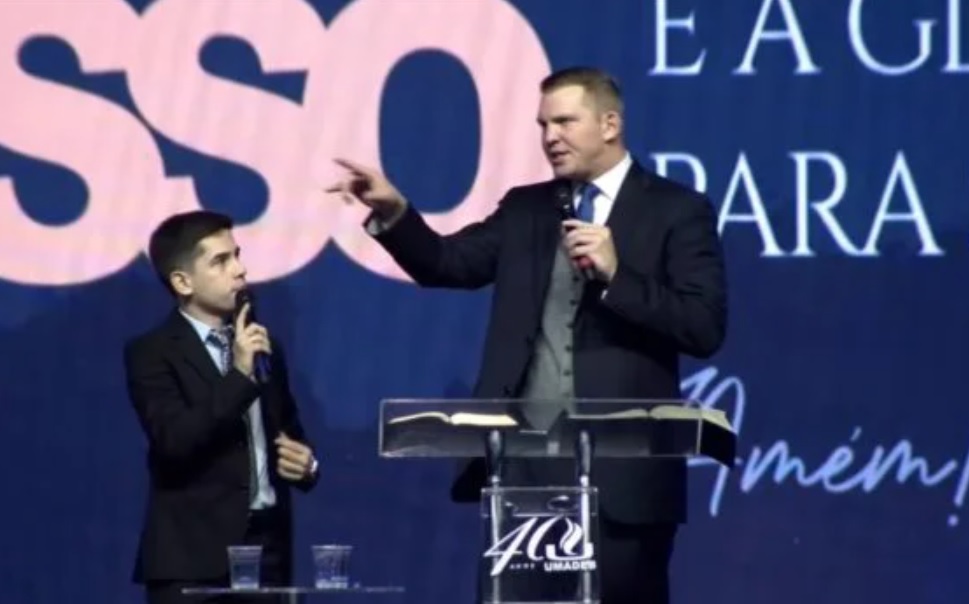 O pastor americano fez o discurso de ódio contra a comunidade LGBTI+ em evento da Assembleia de Deus. Foto: Reprodução/vídeo