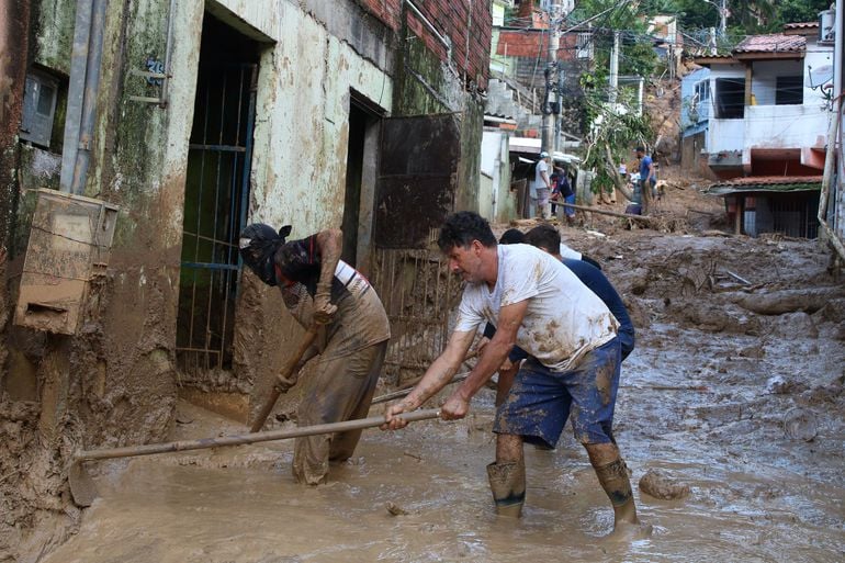 Desmoronamento causado pelas chuvas no bairro Itatinga, conhecido como Topolândia, em Sebastião, no litoral norte de São Paulo. Foto: Rovena Rosa/Agência Brasil