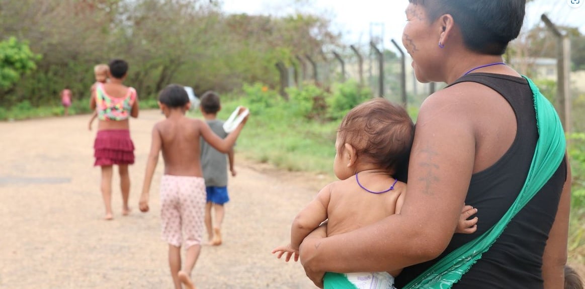 Entre os problemas de saúde enfrentados pelos yanomami estão casos de malária, diarreia aguda, pneumonia, tuberculose e desnutrição, muitos deles envolvendo crianças. Foto: Rovena Rosa/ABr