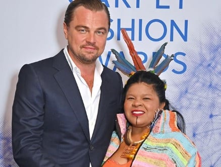 DiCaprio e Sonia Guajajara durante premiação nos Estados Unidos. Foto: Divulgação