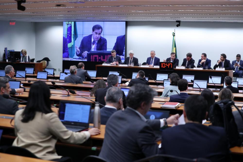 Reunião da comissão especial que discute a reforma tributária. Segundo o Painel, chances de aprovação da proposta são altas. Foto: Bruno Spada/Câmara dos Deputados