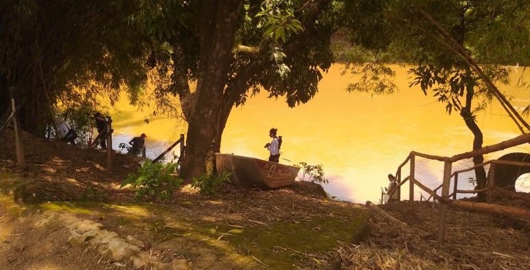 Rio Paraopeba (Minas Gerais), área atingida por resíduos tóxicos carreados pelo rompimento da Barragem da Vale em Brumadinho. Ponto de pesca de moradores. Foto de pesquisa de campo da equipe da professora Dulce Maria Pereira