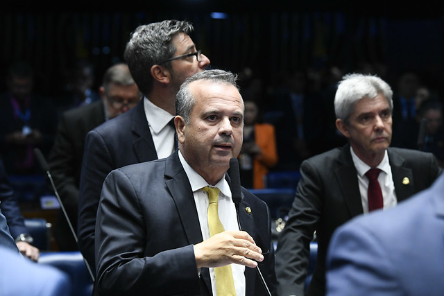 Senador Rogério Marinho, líder da Oposição, articula a abertura de um plebiscito sobre aborto no Brasil. Foto: Marcos Oliveira/Agência Senado