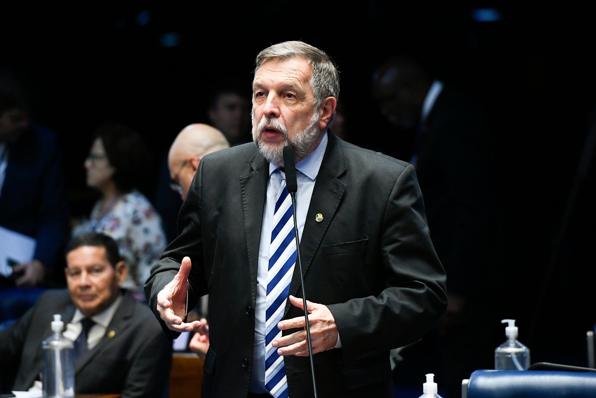 roposto pelo senador Flávio Arns (PSB-PR), o grupo seria responsável por incentivar e desenvolver as relações entre os Poderes Legislativos dos dois países. Foto: Marcos Oliveira/Agência Senado