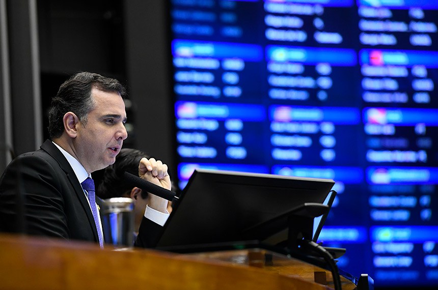 Presidente do Congresso, Rodrigo Pacheco, prorroga medida provisória sobre Bolsa Família e combustíveis. Foto: Marcos Oliveira/Agência Senado
