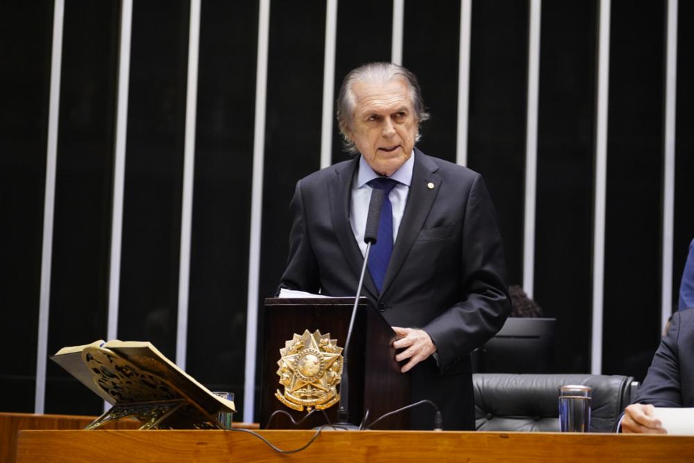 Após confirmação de que ministra do Turismo permanecerá no cargo, União Brasil, de Luciano Bivar, pediu adiamento da votação da reforma tributária. Foto: Pablo Valadares / Câmara dos Deputados