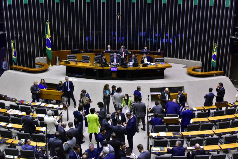 Na iminência de julgamento sobre o marco temporal das terras indígenas, Câmara aprova urgência em projeto que garante interesse ruralista. Foto: Zeca Ribeiro/Câmara dos Deputados