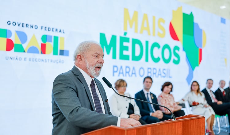 Lula no relançamento do Mais Médicos, uma das promessas cumpridas em seus primeiros 100 dias. Foto: Ricardo Stuckert