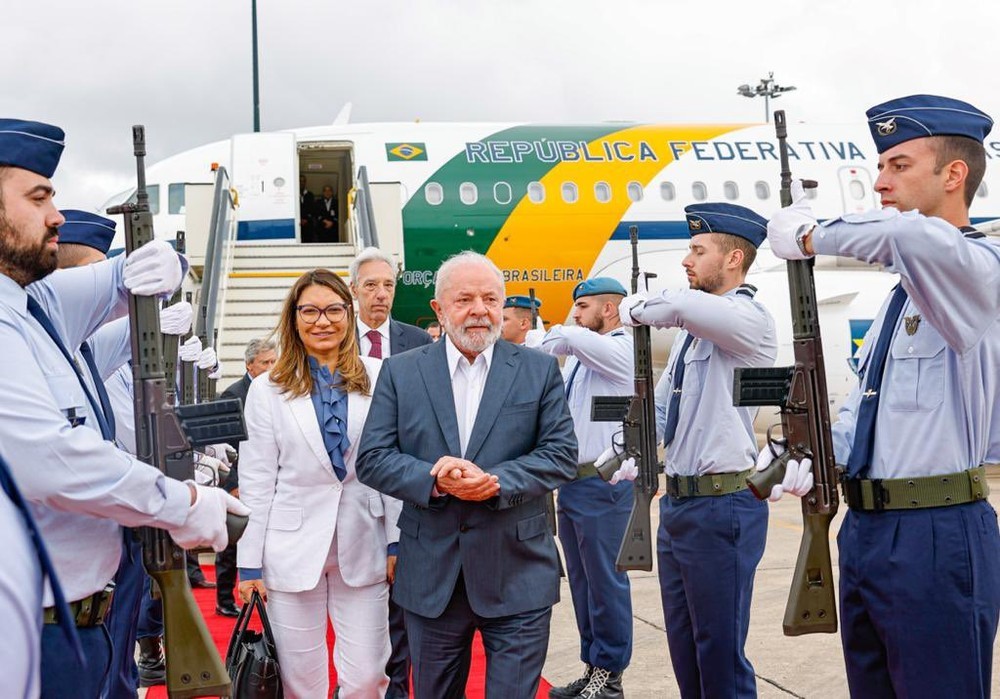 O presidente Lula e a primeira-dama, Janja da Silva, desembarcaram em Lisboa na manhã desta sexta - Foto: Ricardo Stuckert/Presidência da República