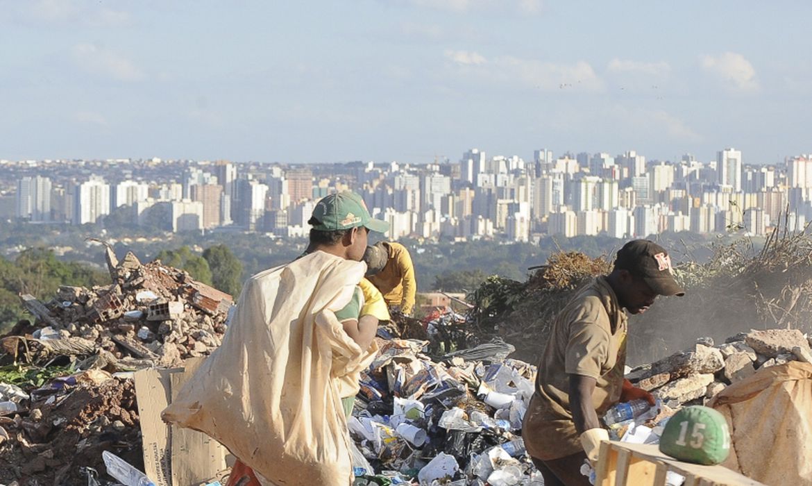 Maioria da população branca mora nas regiões mais ricas do DF, enquanto a população negra e mais pobre habita as regiões periféricas. Foto: Wilson Dias/Agência Brasil