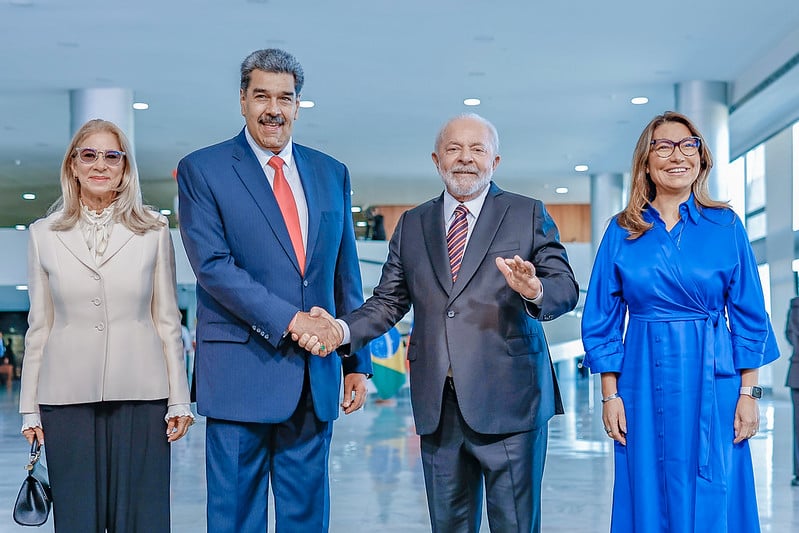 Lula e Nicolás Maduro com suas esposas, Cilia Flores de Maduro e Janja da Silva, durante recepção no Palácio do Planalto. Foto: Ricardo Stuckert