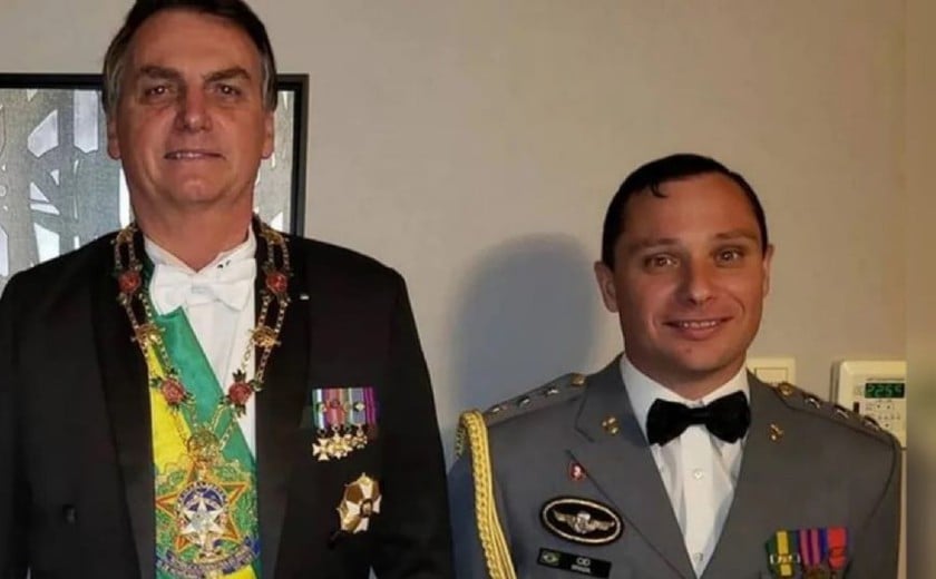 O ex-presidente da República também é alvo de mandado de busca e apreensão; tenente-coronel está preso. Foto: Reprodução