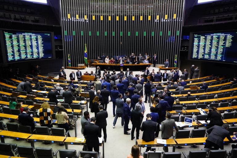 Após um dia inteiro de discussão em plenário, a Câmara avança para a votação do primeiro turno da reforma tributária. Foto: Pablo Valadares/Câmara dos Deputados
