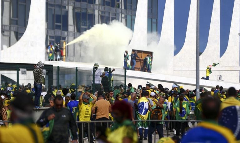 Projeto de Fabiano Contarato recrudesce a pena para atos semelhantes ao de 8 de janeiro, contrariando anistia proposta por Mourão. Foto: Marcelo Camargo/Agência Brasil