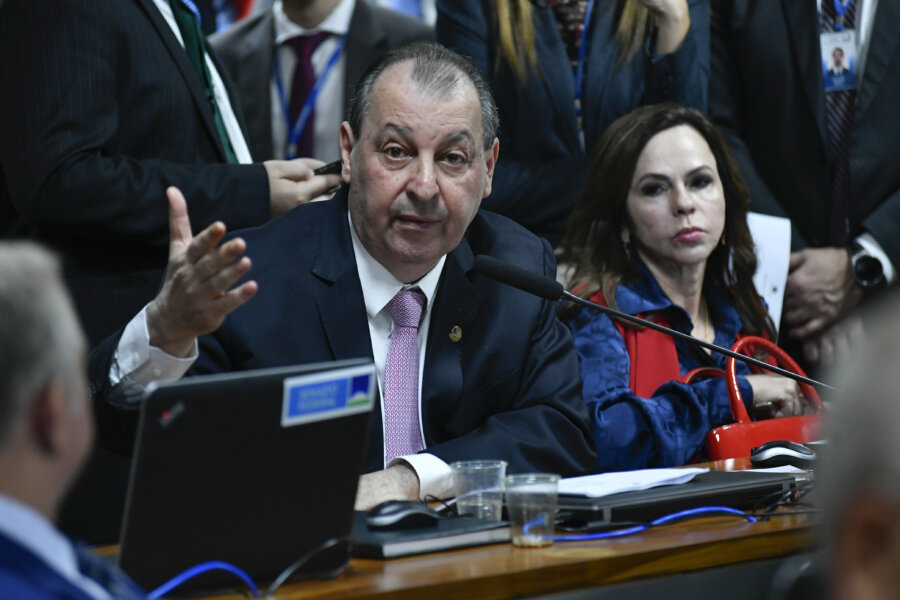 Comissão de Assuntos Econômicos (CAE)  aprovou relatório do 
senador Omar Aziz (PSD-AM) sobre o arcabouço fiscal.
Foto: Geraldo Magela/Agência Senado