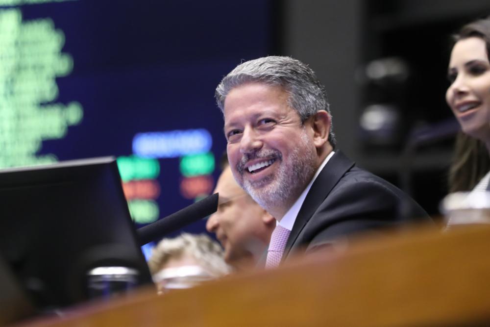 Ao todo, a Câmara prevê a compra de dois equipamentos de proteção solar, ao custo total de R$ 27.796,66. Guarda-sol será para a casa de Lira. Foto: Spada/Câmara dos Deputados
