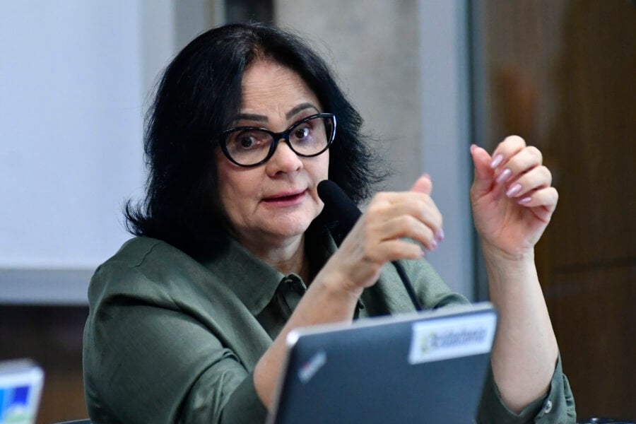 Senadora Damares Alves protocola requerimento questionado ministra da Saúde, Nísia Trindade, sobre repasse milionário a Cabo Frio, onde filho da ministra é secretário. Foto: Geraldo Magela/Agência Senado

Foto: Geraldo Magela/Agência Senado