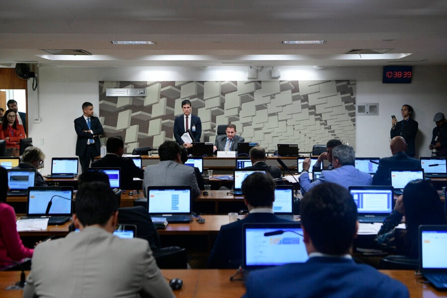 Reforma tributária precisa tramitar antes do plenário na Comissão de Assuntos Econômicos, além da Comissão de Constituição e Justiça (CCJ). Foto: Pedro França/Agência Senado