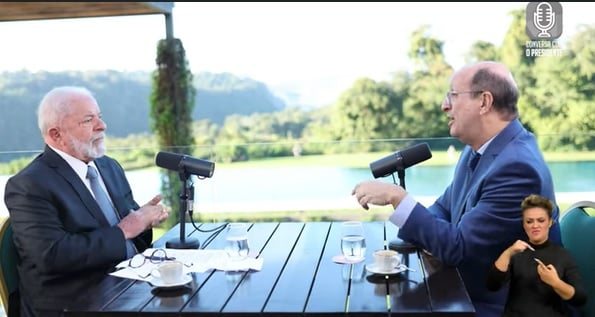 Lula e Marcos Uchôa durante a live Conversa com o Presidente, no lado da argentino da tríplice fronteira