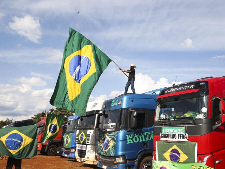 Manifestação em frente ao Quartel General do Exército em Brasília, no final de 2022.  Foto: Valter Campanato/Agência Brasil