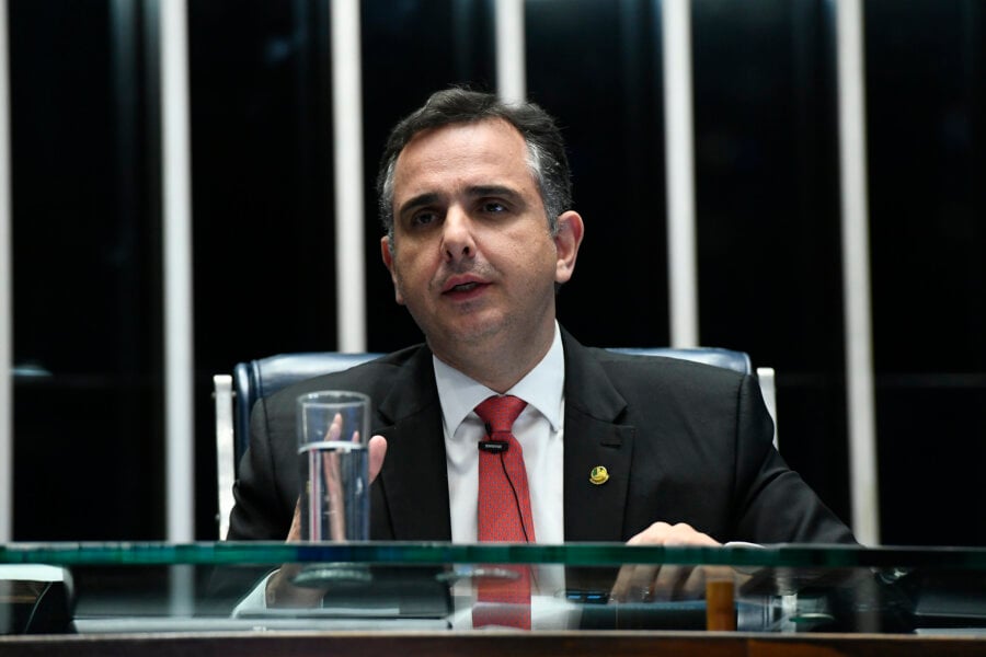 Presidente do Senado realizou a leitura do requerimento de CPI da Braskem em plenário nesta terça, ato que marca a sua instalação. Foto: Roque de Sá/Agência Senado