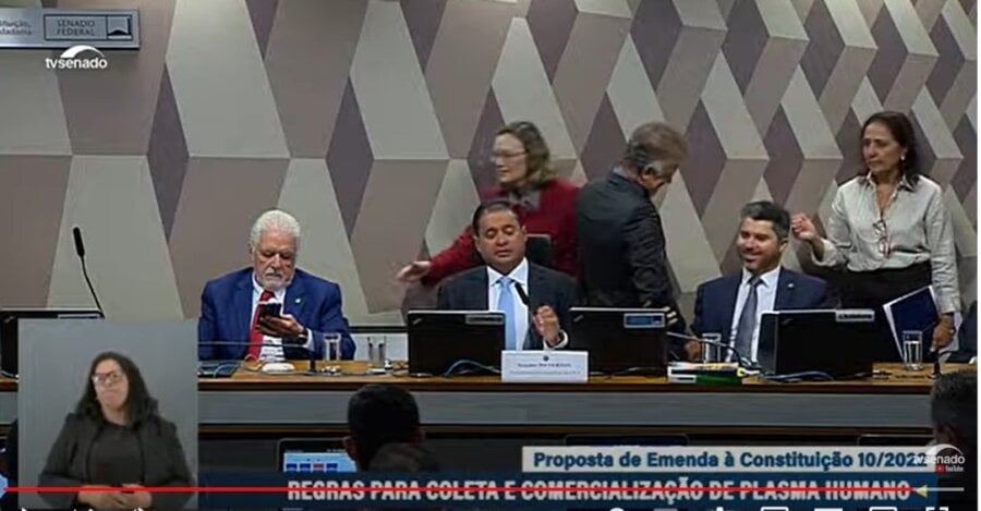 A Comissão de Constituição e Justiça adiou, nesta quarta-feira a PEC que permite a comercialização do plasma sanguíneo.  Foto: Reprodução