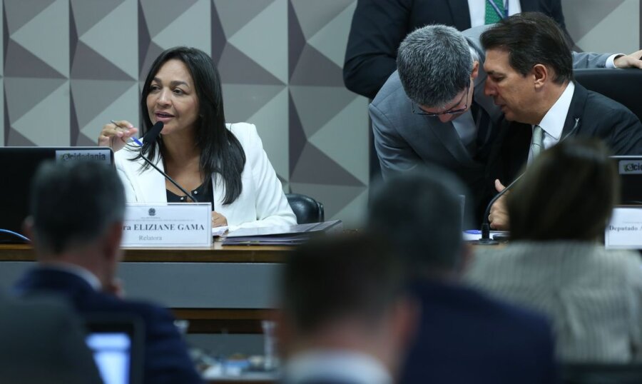 Eliziane Gama e Arthur Oliveira Maia, relatora e presidente da CPMI dos Atos Golpistas. Foto Lula Marques/ Agência Brasil