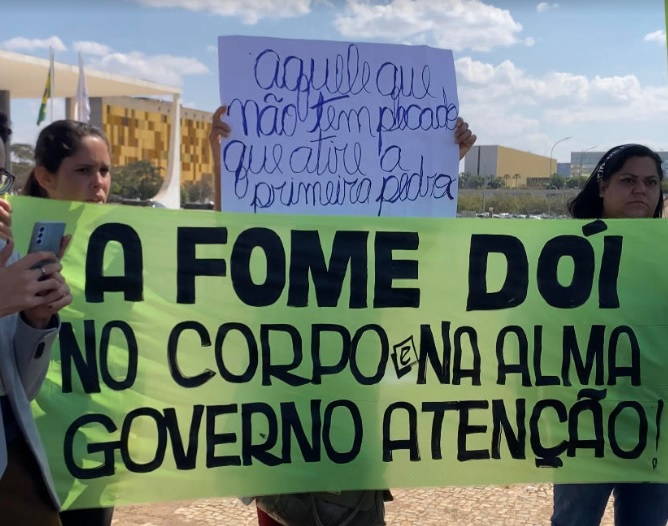 Manifestação em frente ao Congresso Nacional pede cumprimento do direito à alimentação para presos na Papuda, em Brasília. Foto: Michel Platini