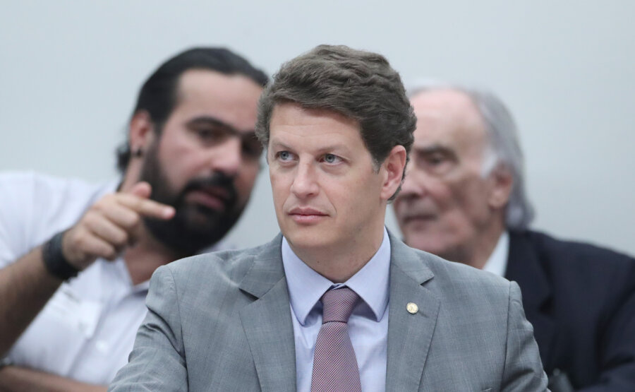 Relator da PEC que constitucionaliza a proibição das drogas, Ricardo Salles preservará o texto do Senado para acelerar tramitação. Foto: Bruno Spada/Câmara dos Deputados