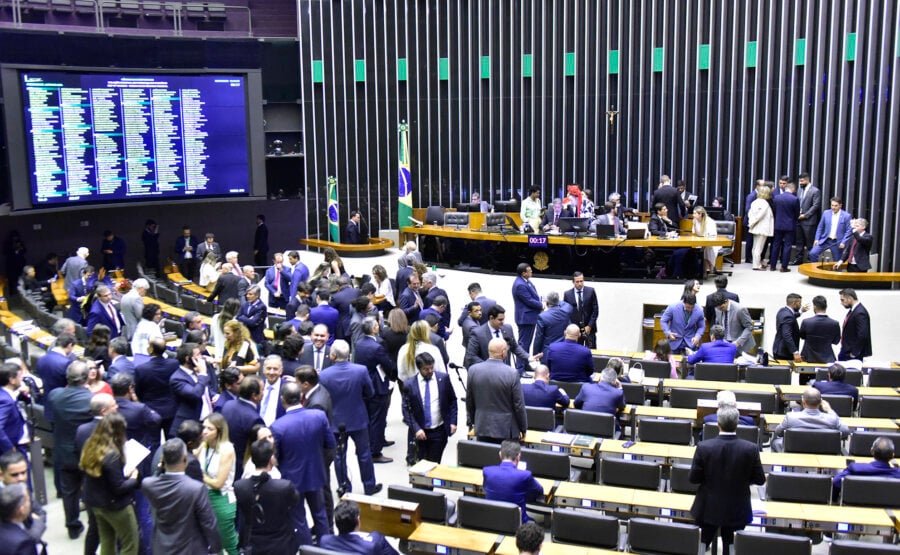 PL, União e PP acumulam o maior número de deputados favoráveis à flexibilização da legislação sobre armas na Câmara dos Deputados. Foto: Zeca Ribeiro/Câmara dos Deputados