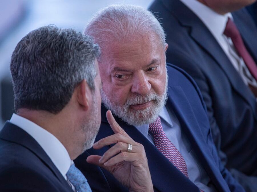 Lula com o presidente da Câmara dos Deputados, Arthur Lira. Foto: Joédson Alves/Agência Brasil