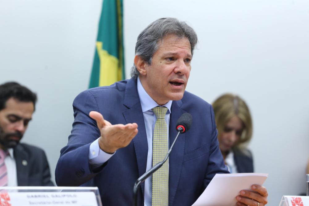 O ministro da Fazenda, Fernando Haddad, cobrou neste sábado (2) o que ele chamou de 